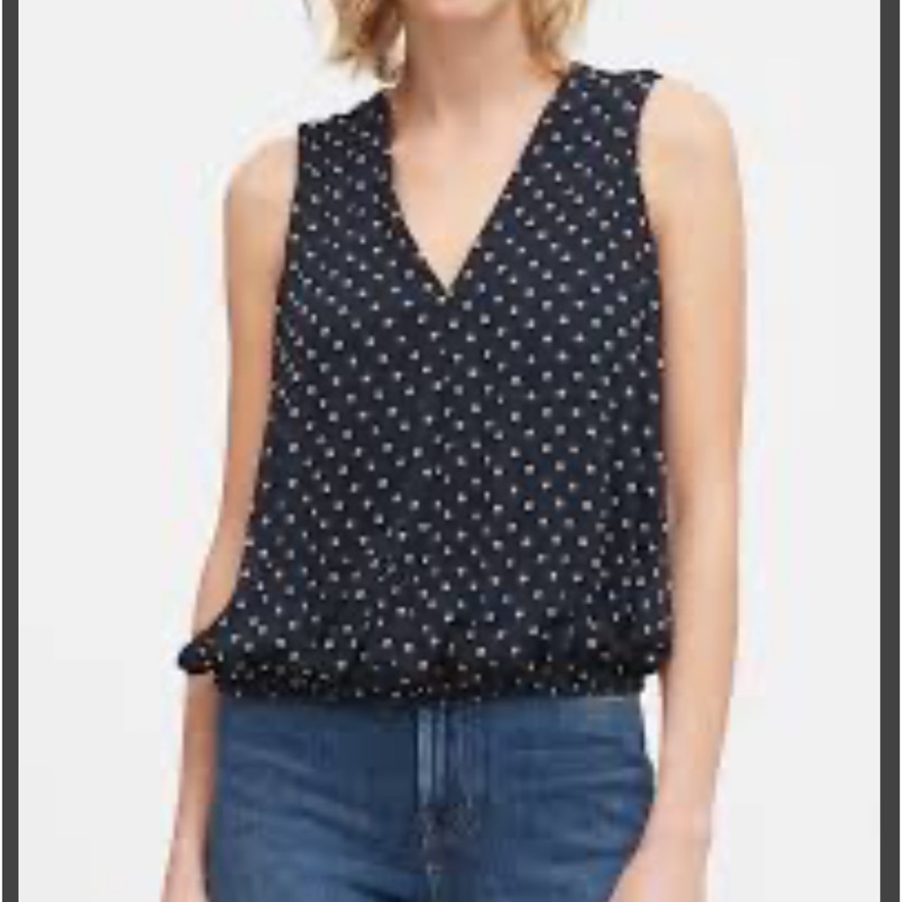 Banana Republic Sleeveless Pleated Top Navy with Tan Polka Dots size Small